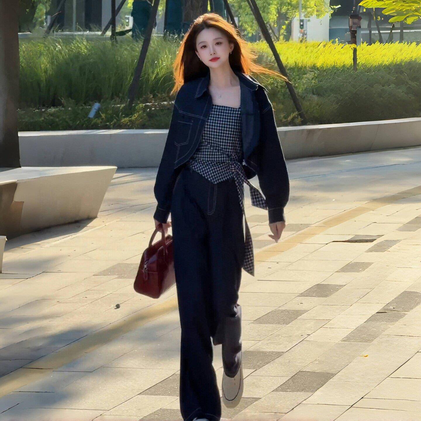 推荐休闲洋气时尚减龄套装女秋季新款牛仔短外套格子吊带阔腿裤三