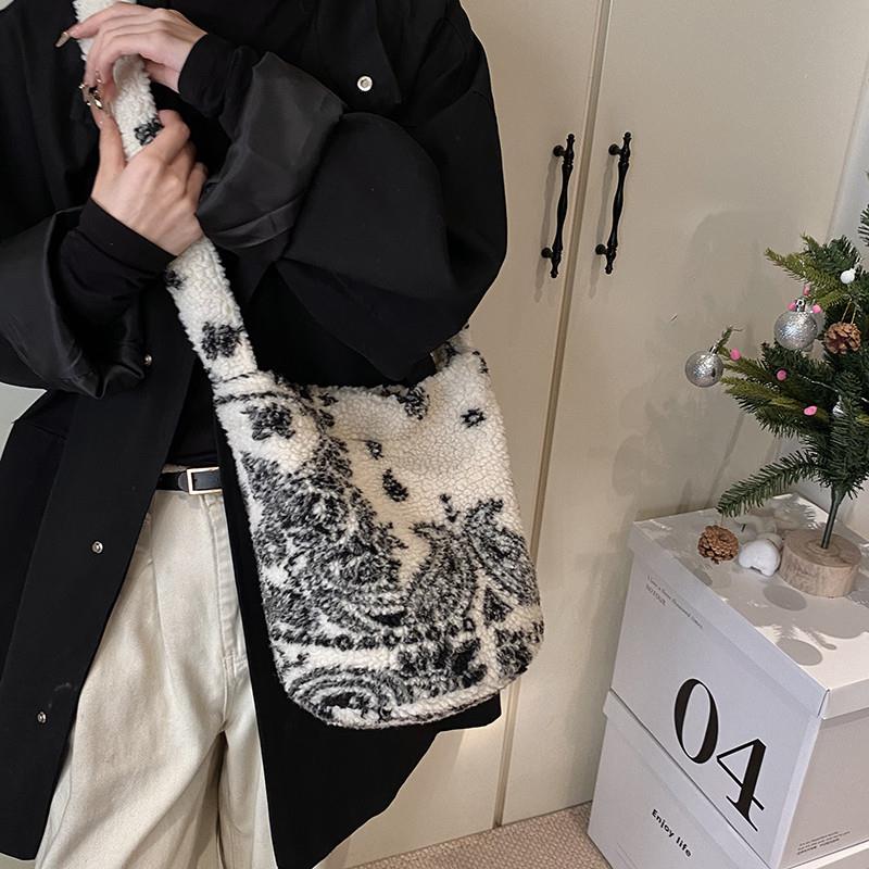 新品复古新中式风水桶包包