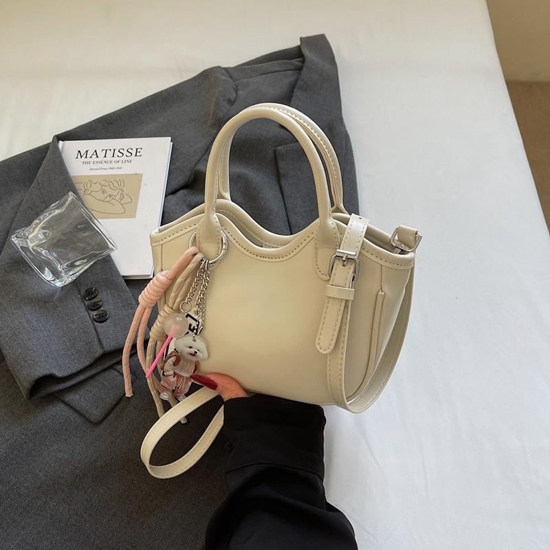 新品韩版小众设计手提包2025春季新款潮洋气女士水桶包潮流单肩斜