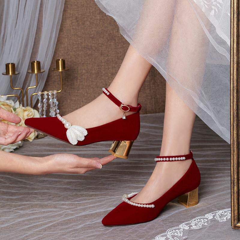新品春夏婚鞋女高跟2026新款不累脚红新娘低跟婚纱秀禾两穿绑带不