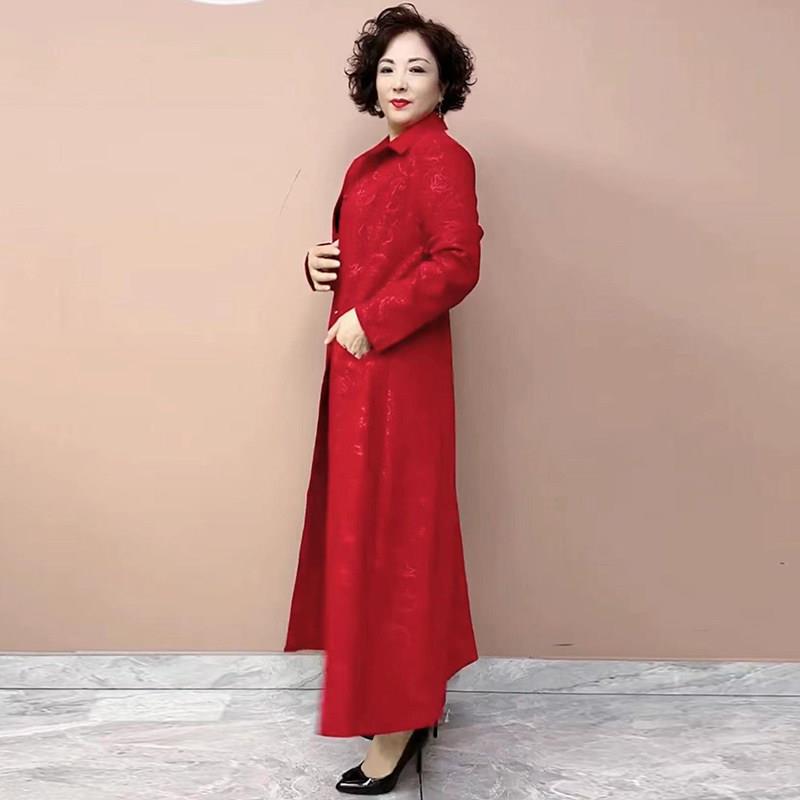 推荐中老年妈妈大码风衣女2026春秋新款40岁50翻领阔太太时尚长款