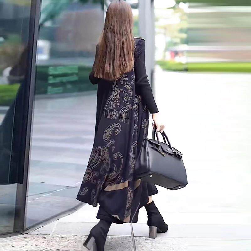 推荐春秋民族风洋气妈妈装中长款过膝连衣裙印花无袖马甲开衫背心