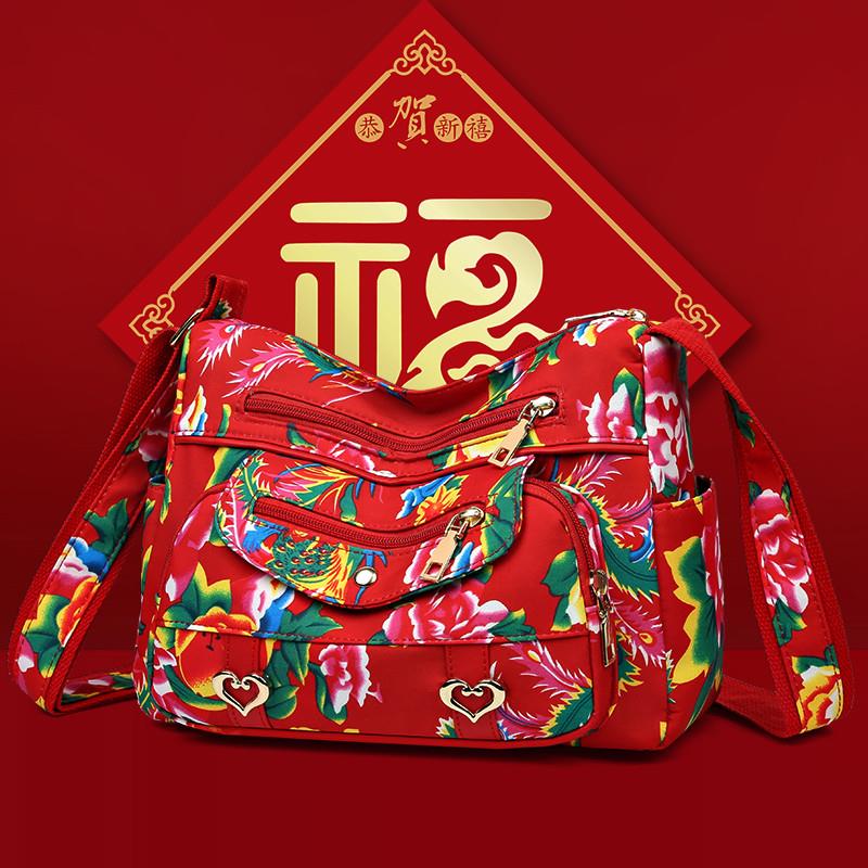 推荐中老年人斜挎包女2025新款百搭潮多口袋单肩包女士妈妈包旅游