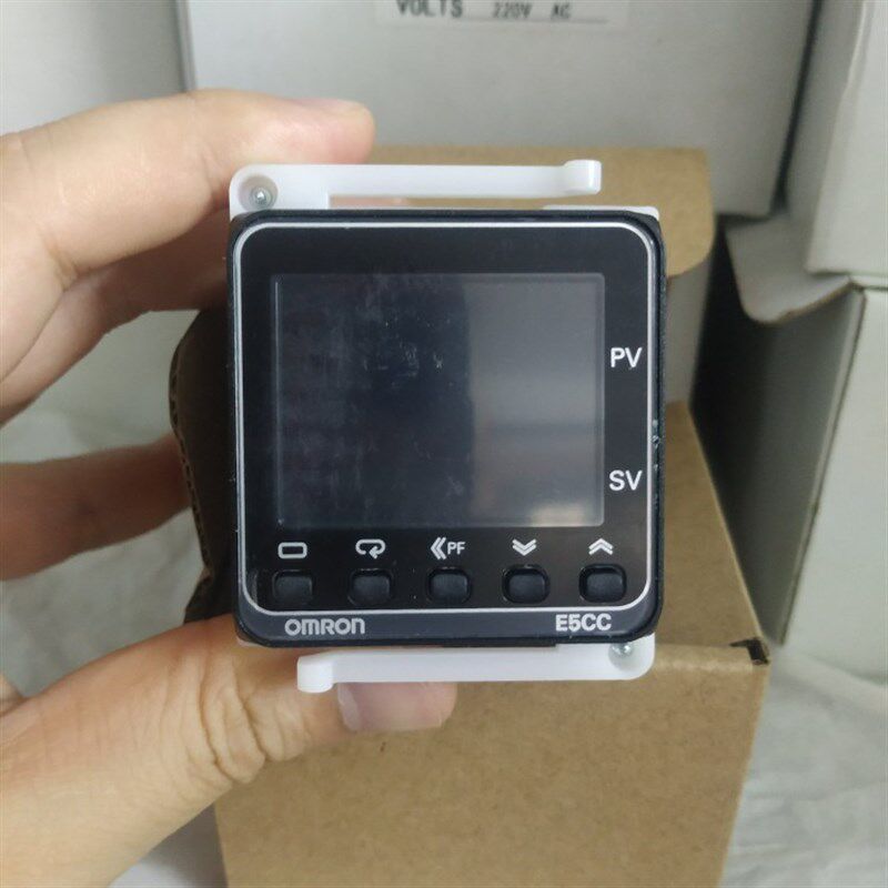 原装正品数显智能温控表 E5CCQX2ASM800 (12VDC输出)