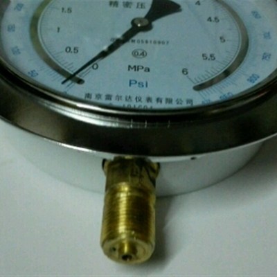 径向带前边精密压力表 yb-150qb 0.4级 标准压力表 直径150MM