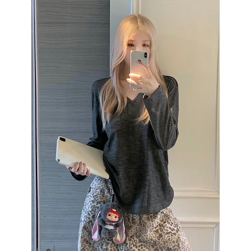 MosesQueen魔西女王慵懒风v领长袖t恤秋季内搭打底衫宽松休闲上衣