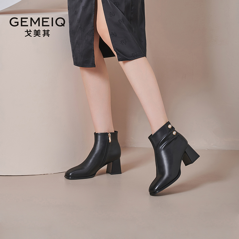 戈美其漆皮女士短靴时尚百搭气质优雅时装靴不累脚软面皮爆款女靴