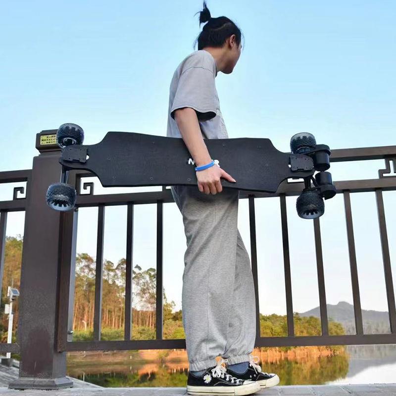 电动滑板车四轮男女陆冲板遥控便携旅行智能代步车高速高续航速降