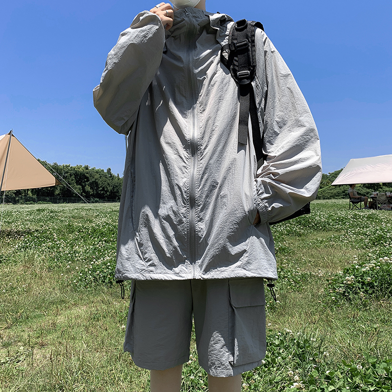 夏天薄款防晒套装速干男女轻薄连帽长袖冲锋衣搭配直筒短裤两件套