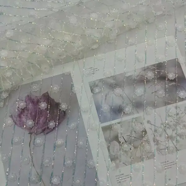 直销 立体网纱绣花布料激光梅花雨珠绣花 蕾丝绣品布料少儿