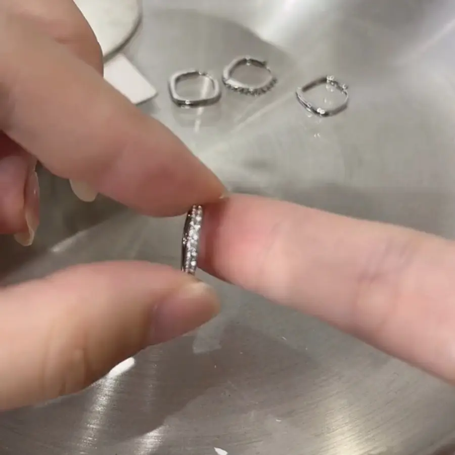 极简百搭银色方形四件套耳圈轻奢时尚个性冷淡风耳扣微镶锆石耳饰