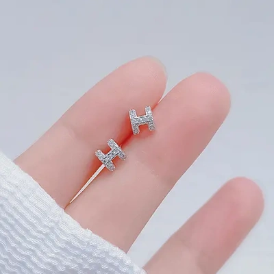 字母h耳钉女精致超仙小巧耳饰小众设计高级感养耳洞耳环