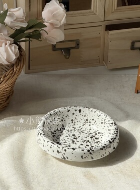 日本pecolo陶瓷浅口碗釉下彩猫咪小狗粮羊奶宠物碗大口径复古餐盘