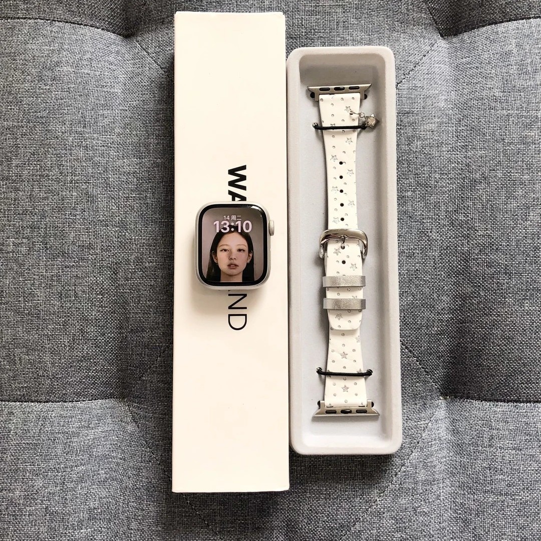 韩女闪钻吊坠适用iWatchs11新款华为Fit5/4原创星星波点s10真皮表带applewatchS98se小米10Pro红米watch6高级