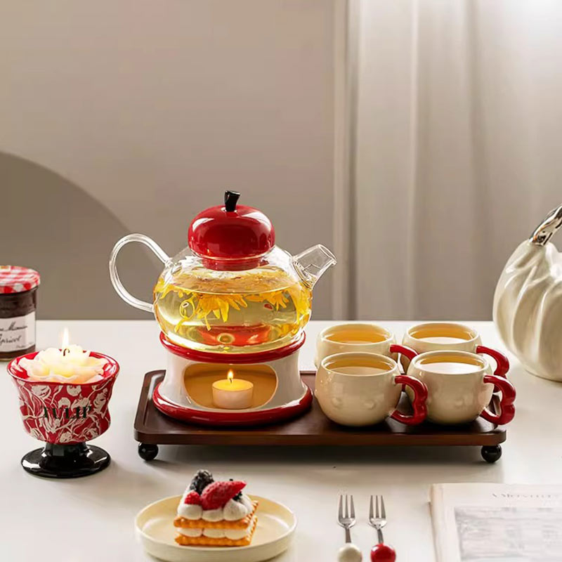 壶托相映衬，茶趣韵悠长