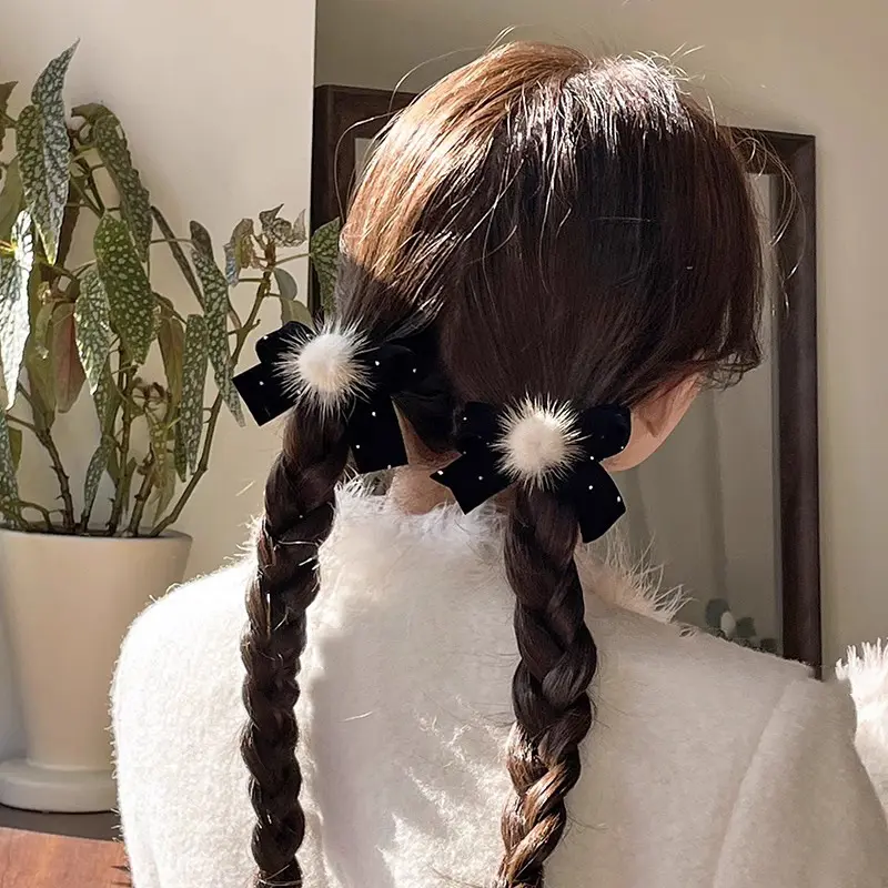 甜美红色丝绒结毛球发夹秋冬2024新款喜庆发饰后脑勺马尾头饰