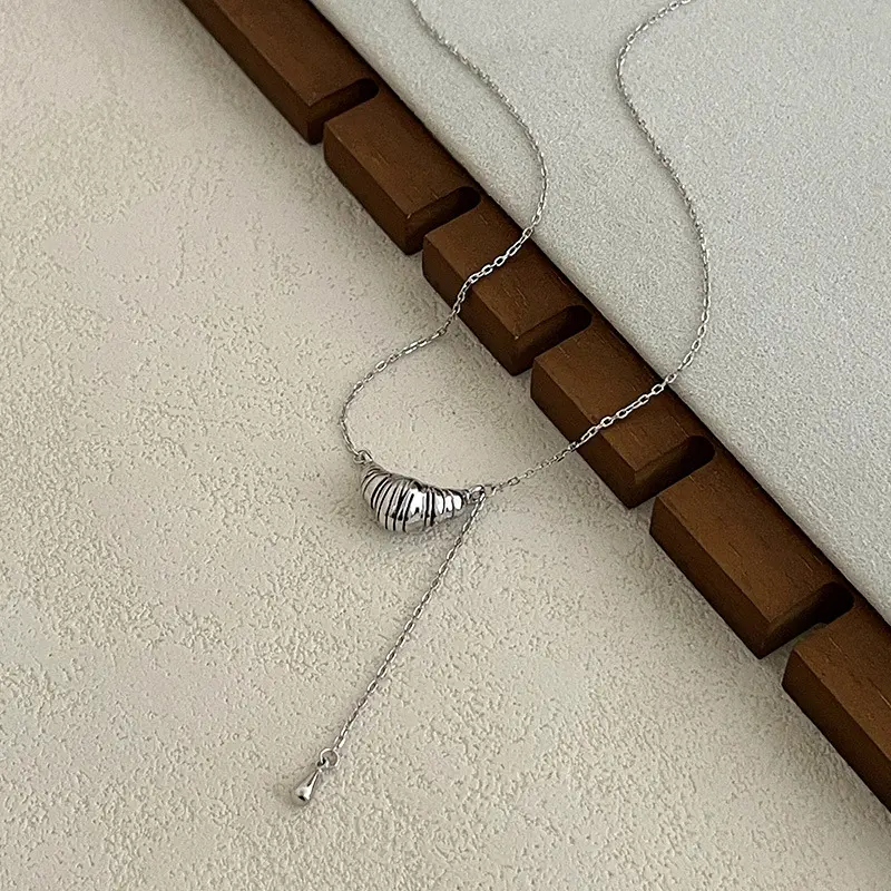 s925银韩国ins牛角包项链女时尚新爆款博主小众流苏锁骨链