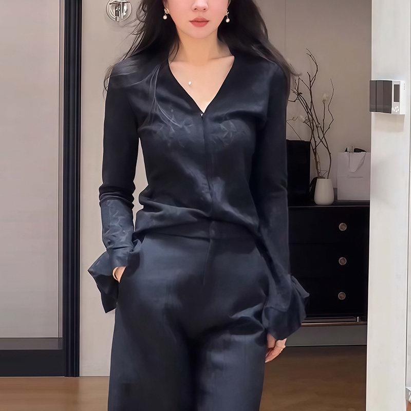 好货韩版极简风V领喇叭袖衬衫女春秋新款通勤显瘦小众设计感长袖