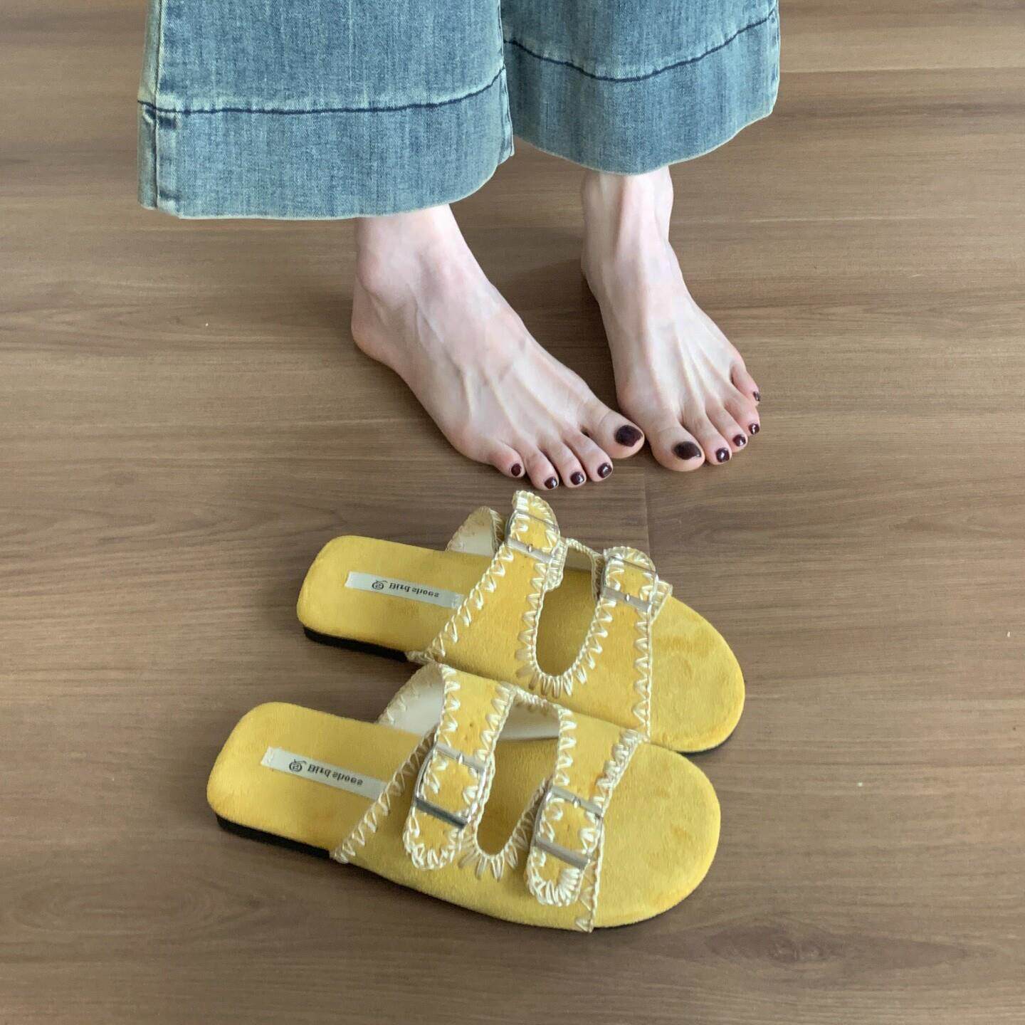 新品巨好看平底黑色凉拖鞋女夏外穿2026新款配裙子沙滩度假一字拖