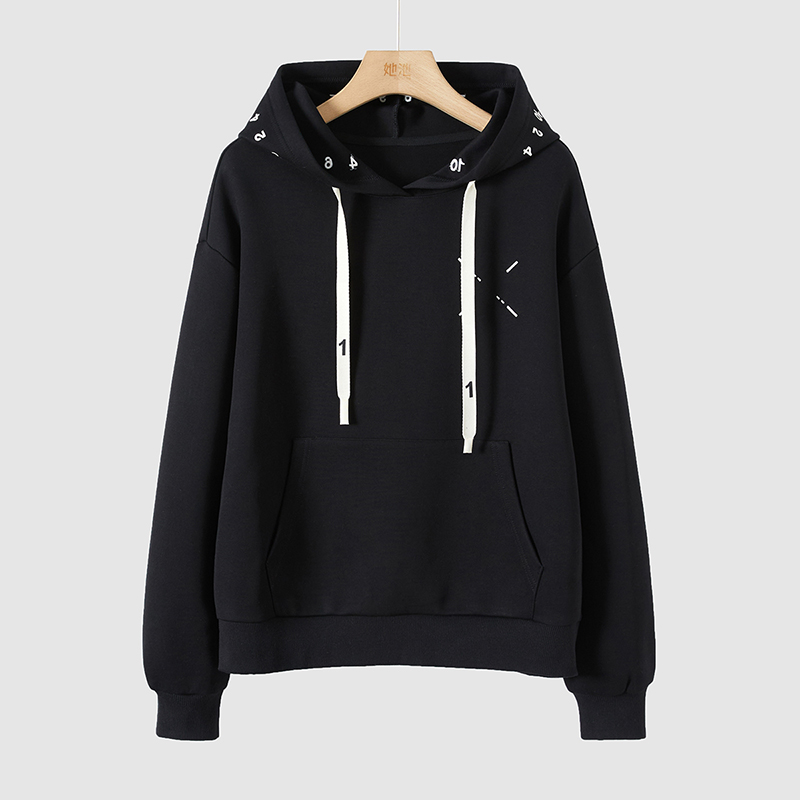 她池休闲运动风宽松连帽抽绳卫衣