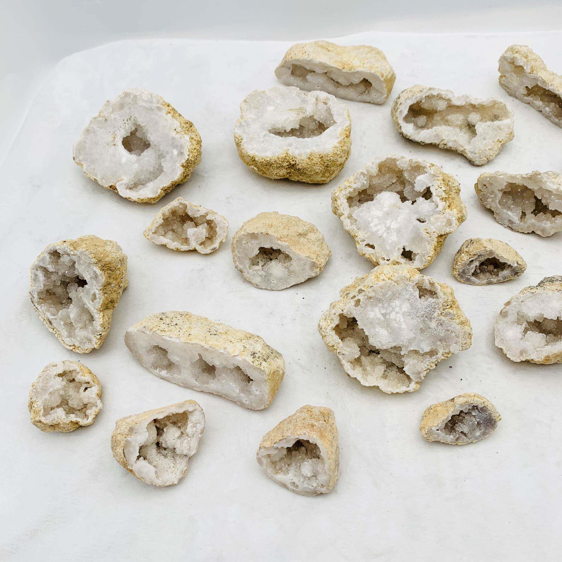 热销天然玛瑙洞随形原石水晶石不规则裸石水晶装饰摆件