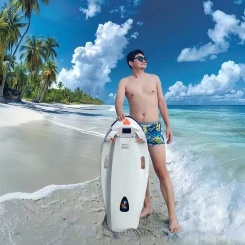 智能游泳supboard桨板潜水推进器水上动力浮板水翼电动冲浪板厂家