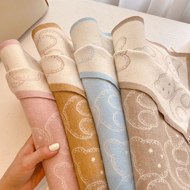 可爱的熊彷羊绒围巾女士冬季韩版最容易匹配温暖加厚披肩男士两用