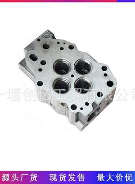 供应 康明斯QST30发动机气缸盖 3093478 4068673 3094189 3092557