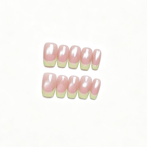 COLORHER短款粉色渐变亮片穿戴甲