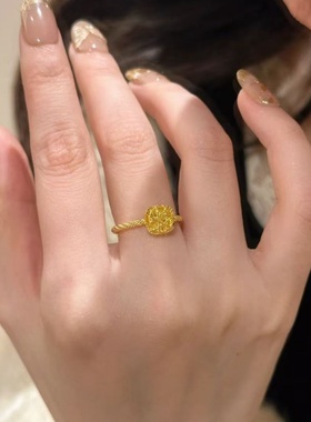 黄金色拉丝小方糖戒指