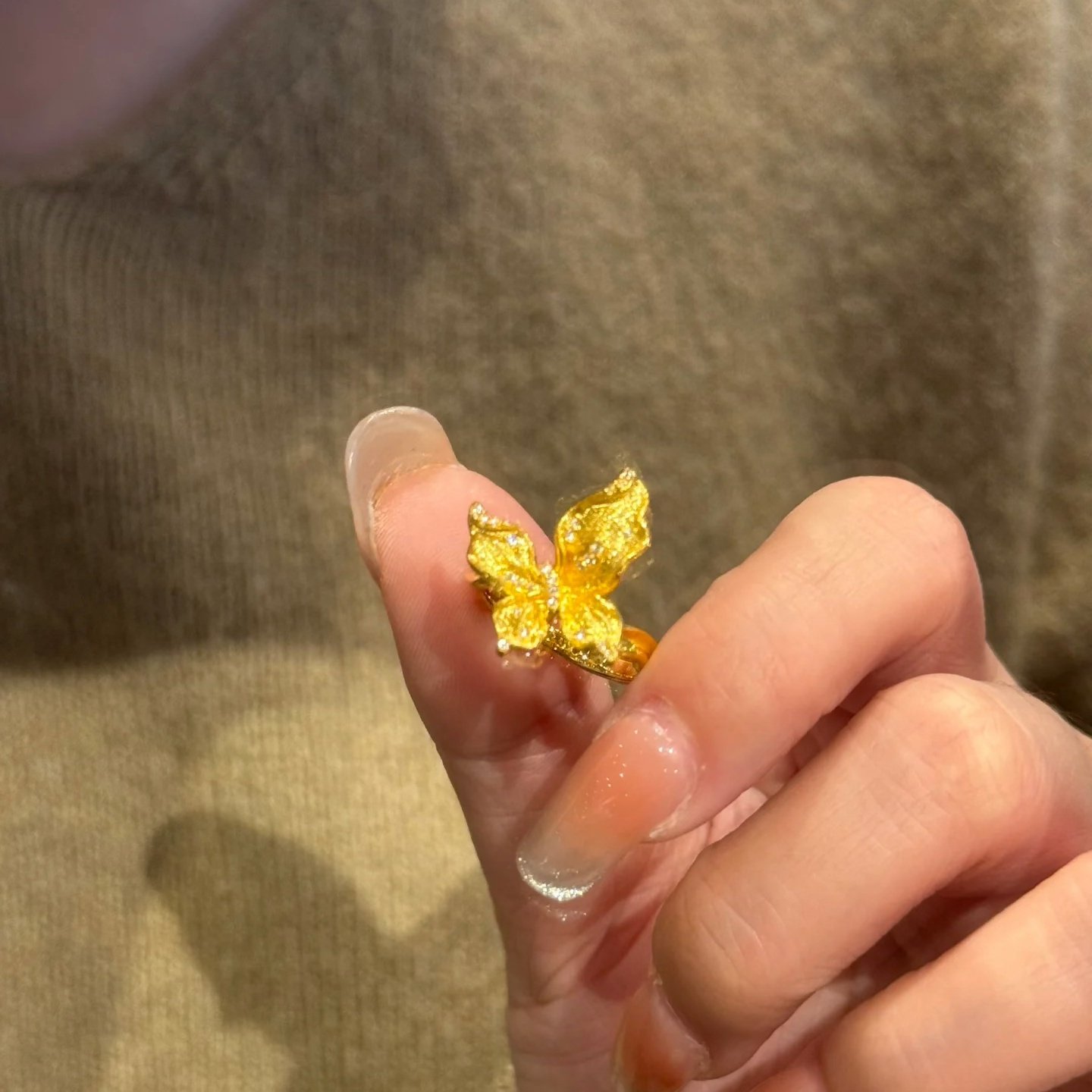 卡纯诗金店同款沙金仿真金蝴蝶戒指女高级感指环宽版食指戒送女友