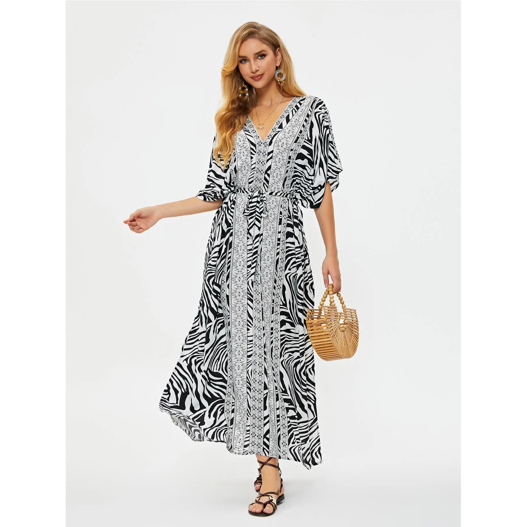 2023新款沙滩罩衫定位印花度假长袍连衣裙女防晒衣比基尼外搭