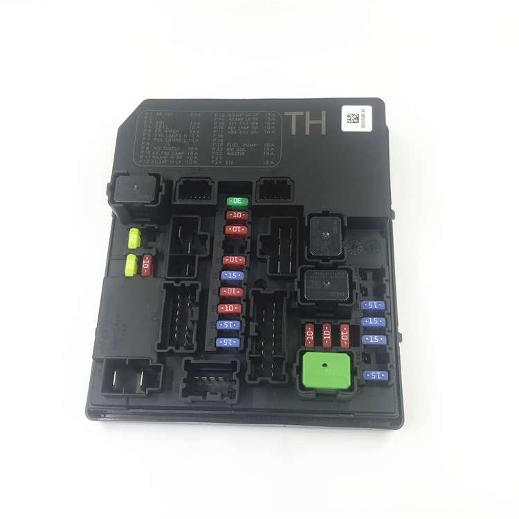 汽车保险盒284B7 ED03A 1TT4A 1TT4B 1TT2A 1TT4D EY93A 6LA0A