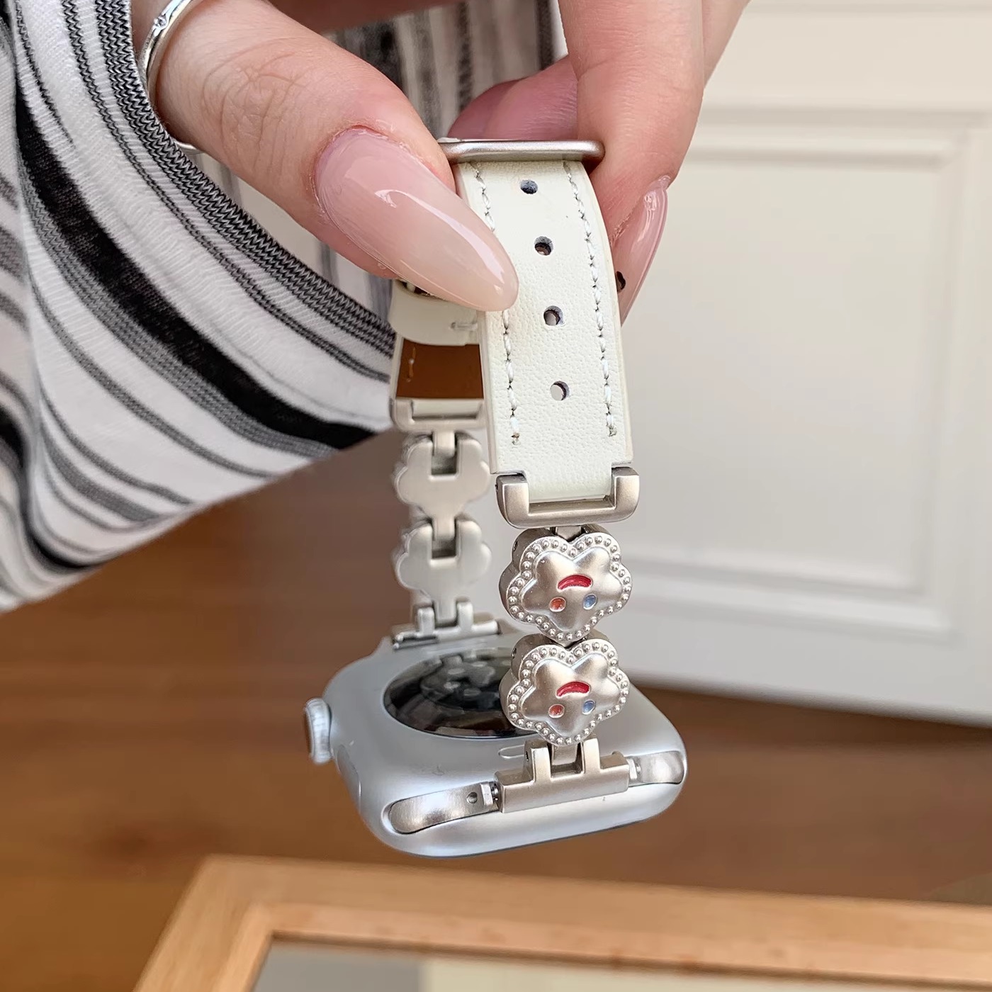 适用苹果iwatch手表星星笑脸表带