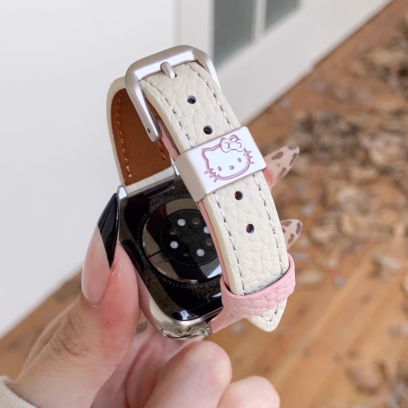适用苹果可爱真皮拼色iWatch表带