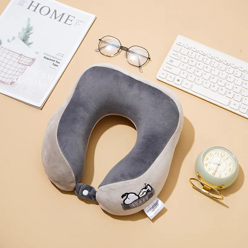 snoopy刺绣记忆棉u型枕 飞机护颈旅行枕护颈枕