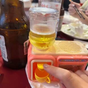 迷你啤酒饮水机朋友聚会喝酒神器趣味整蛊拍照道具儿童过家家玩具