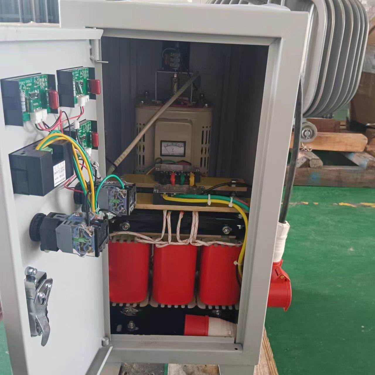 相隔离TSGC2-5K变体压器式大功率接触调压器手电动可调隔离控三制