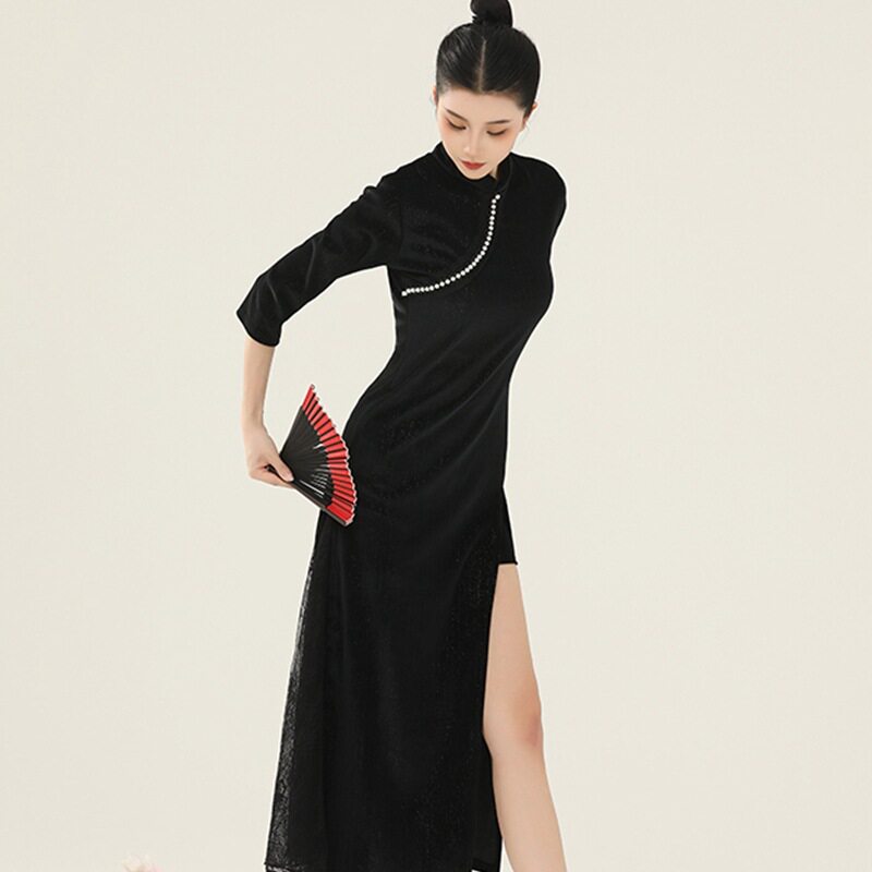2026新款古典舞蹈裙旗袍气质民族风舞蹈黑色丝绒珍珠高开叉蕾