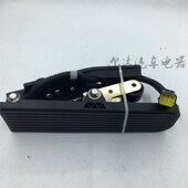 适用于解放奥威J6新大威电子油门踏板油门加速传感器1108010 A417