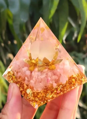 盲盒水晶球塔水晶碎石滴胶树脂家居桌面手工摆件礼物