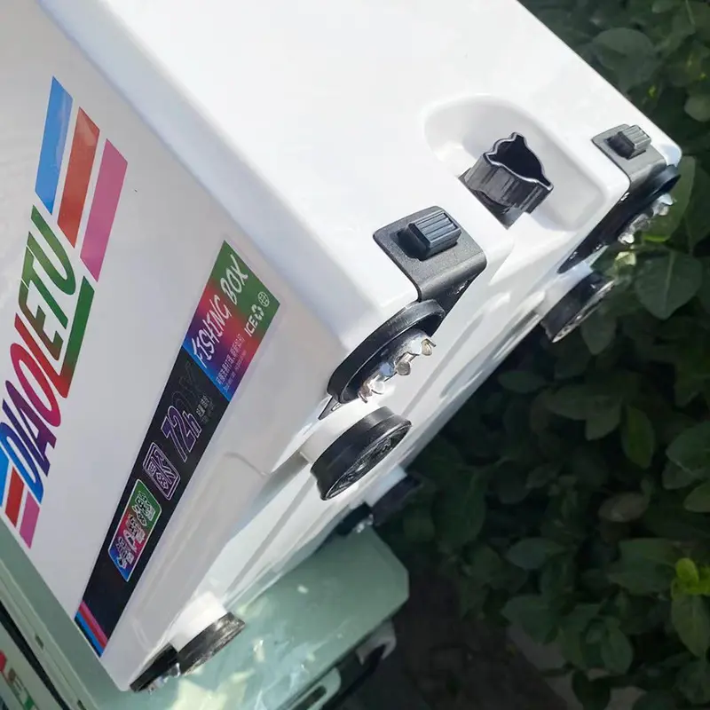 钓箱18升 平板钓箱四角升降可坐钓箱 多功能带配件饵盘加厚小钓箱