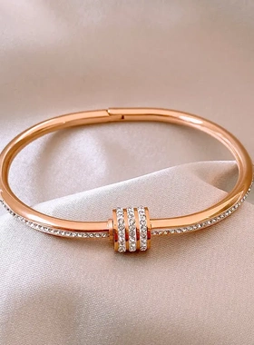 法式轻奢设计感满钻钛钢手镯高级感气质饰品时尚潮流百搭手饰