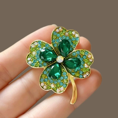 水晶绿钻四胸针高级感高端小众胸花女精致衣饰配饰百搭别针女