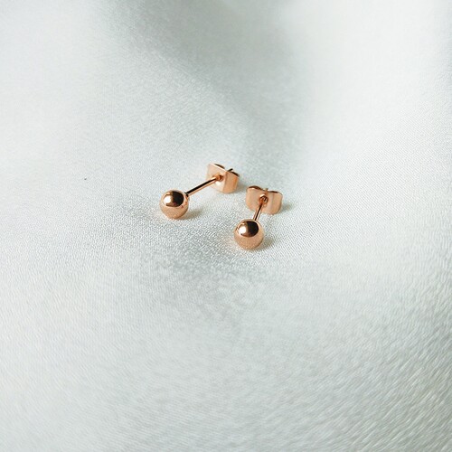 钛钢不掉色养耳洞小金豆耳钉