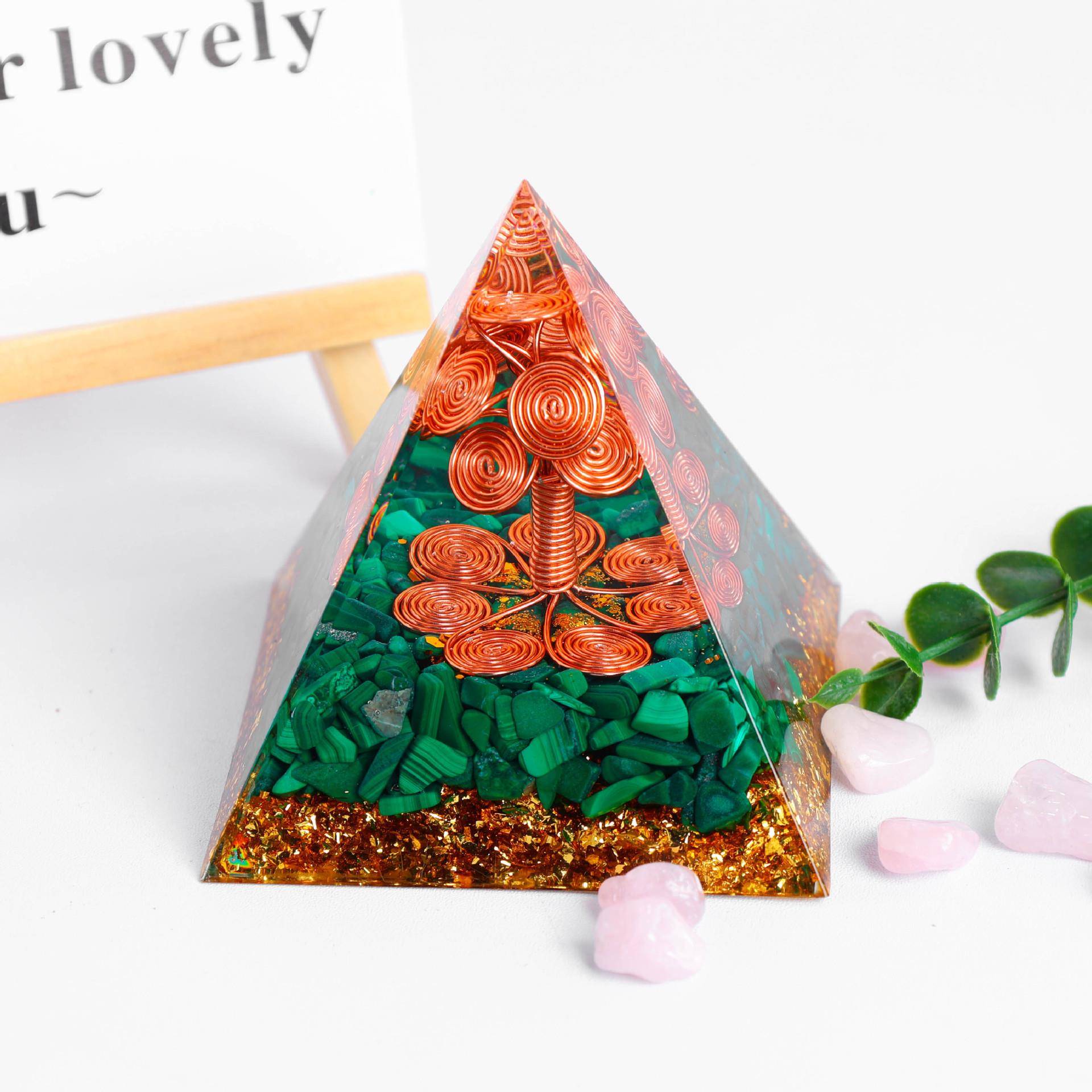 天然水晶金字塔孔雀石碎石底铜丝螺旋树桌面摆件紫水晶能量风水