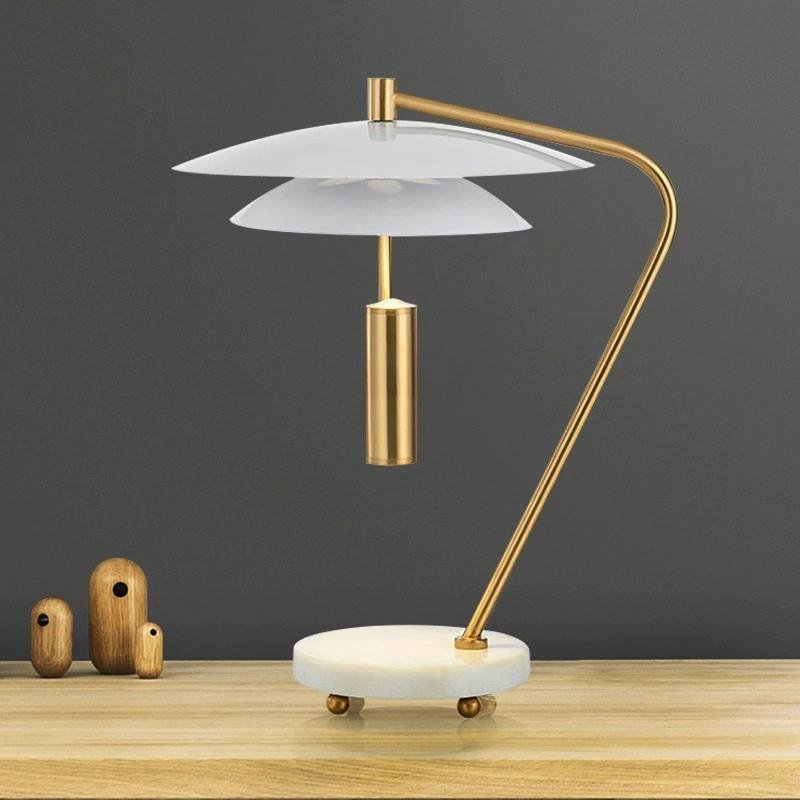 轻奢创意后现代展厅台灯设计师装饰新款卧室床头北欧简约客厅台灯