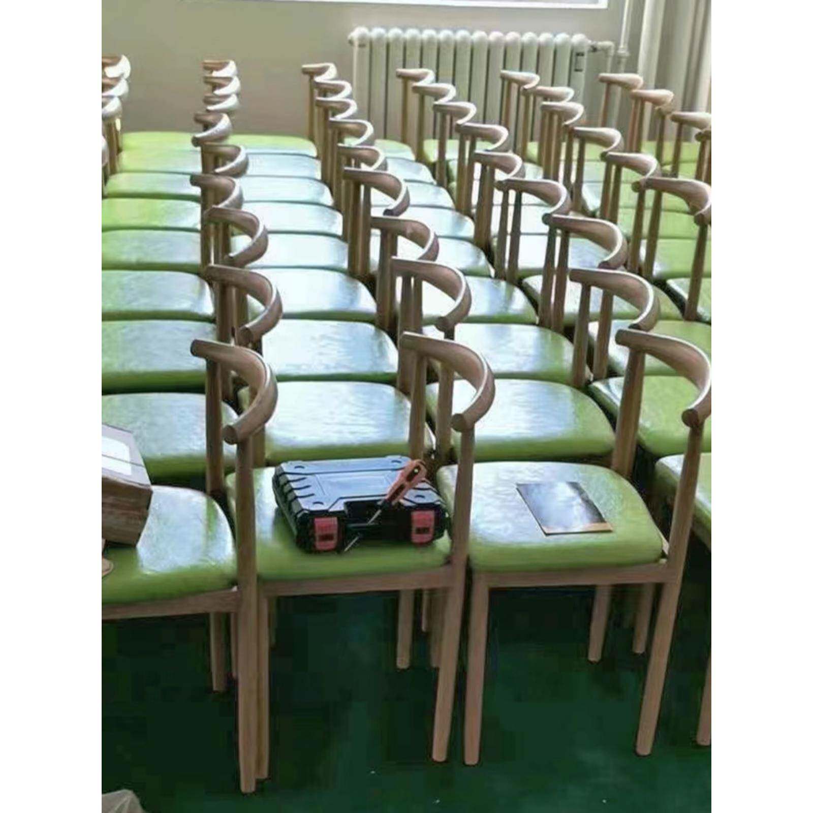 北欧餐椅现代简约餐厅椅子家用休闲书桌凳子靠背仿实木铁艺牛角椅