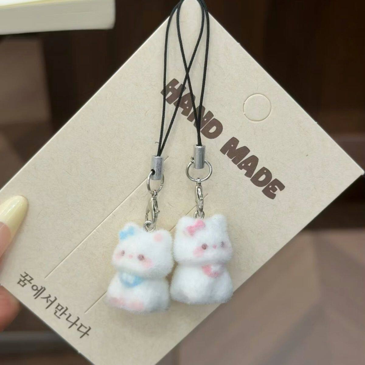 新款卡通可爱植绒立体树脂猫咪钥匙链包包挂件手机挂绳礼物