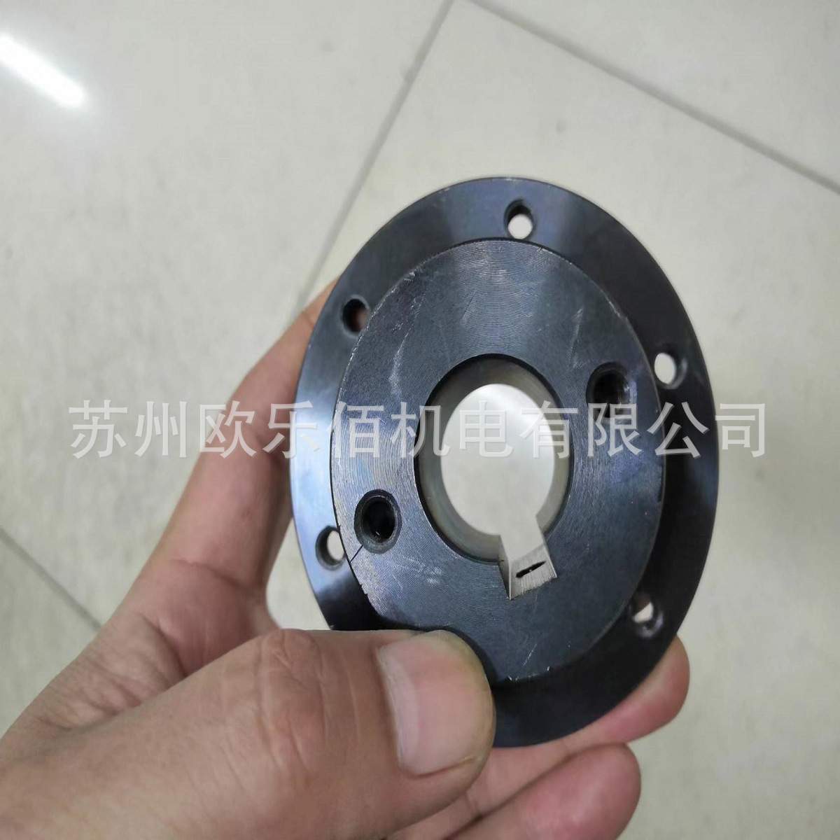 优惠供应Φ24孔径安装轴套法兰盘钢件强度杠杠的
